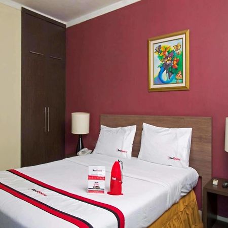 Reddoorz Premium @ Thamrin Kebon Sirih Hotel Jakarta Buitenkant foto