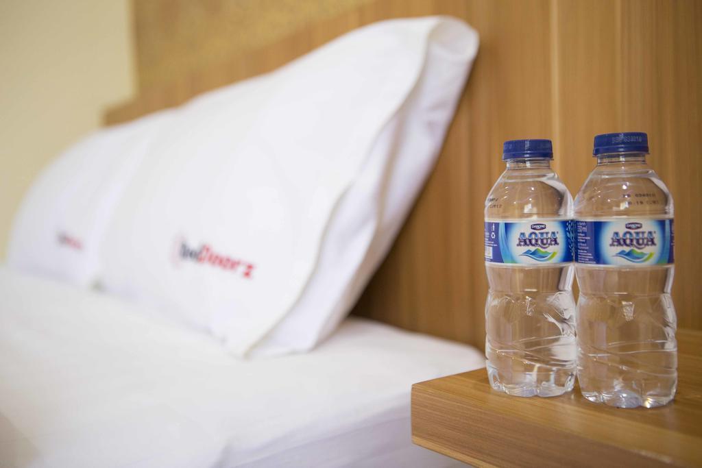Reddoorz Premium @ Thamrin Kebon Sirih Hotel Jakarta Buitenkant foto