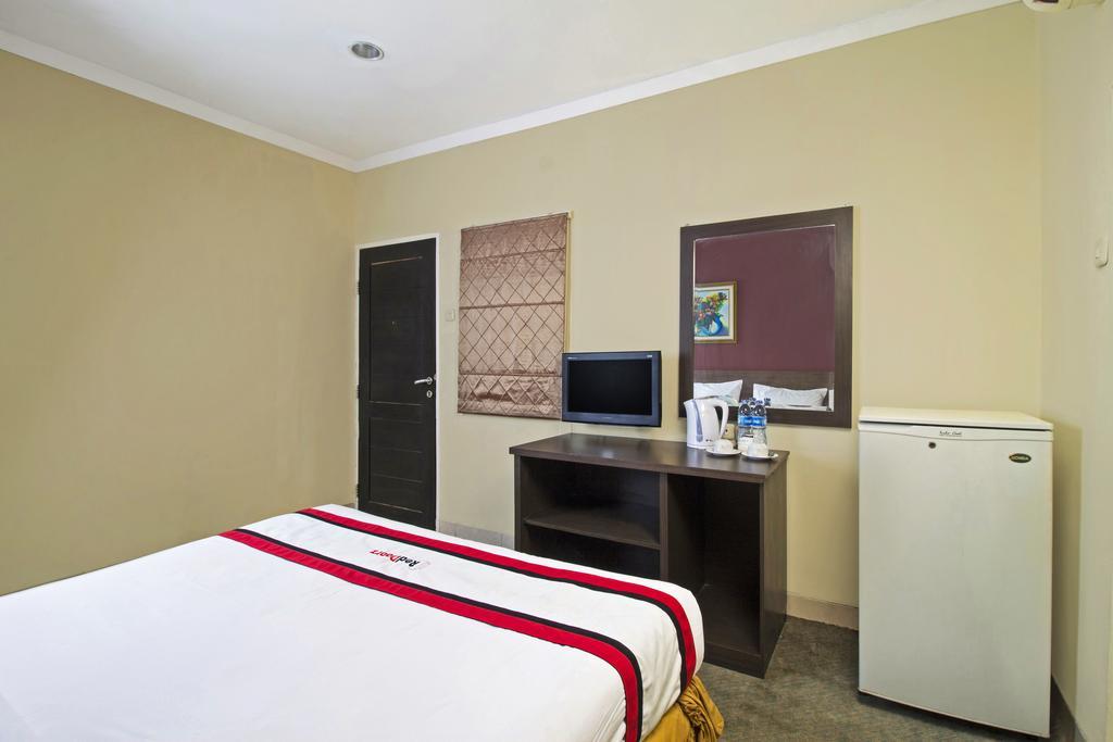 Reddoorz Premium @ Thamrin Kebon Sirih Hotel Jakarta Buitenkant foto