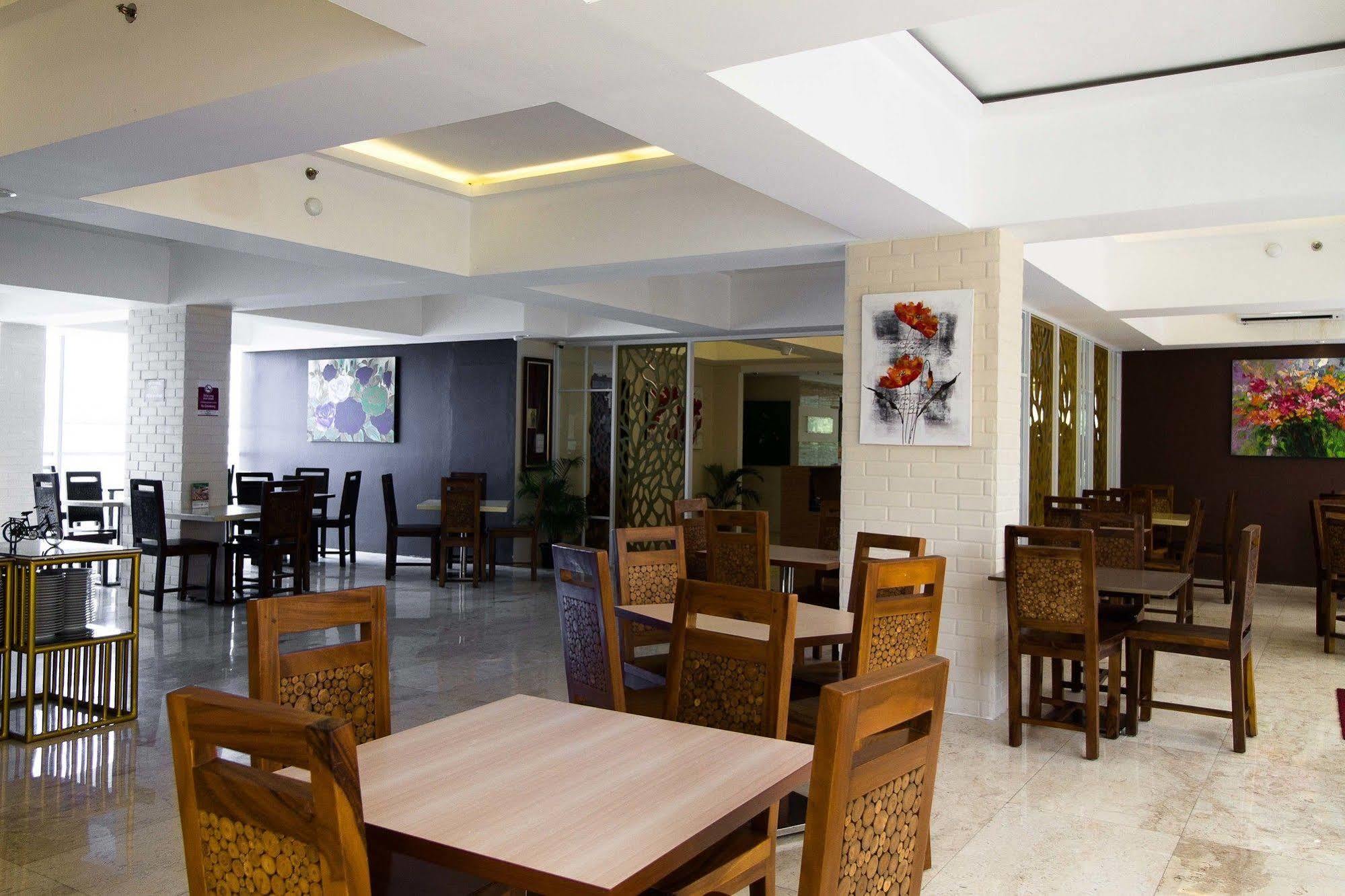 Reddoorz Premium @ Thamrin Kebon Sirih Hotel Jakarta Buitenkant foto