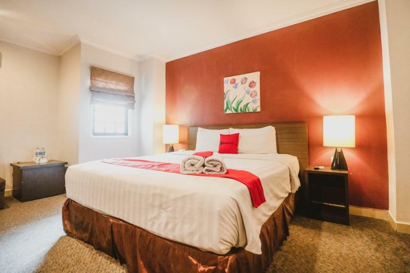 Reddoorz Premium @ Thamrin Kebon Sirih Hotel Jakarta Buitenkant foto